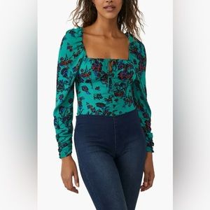 NWT-Free People Hilary Green Boho Floral Top - Size Medium **Smoke Free Home**